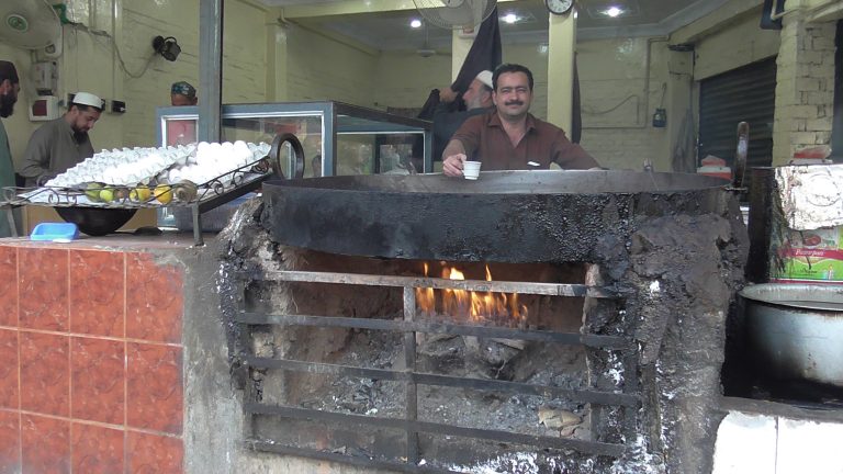 ‘restaurant’ in Qissa Khawani Bazaar in Peshawar – Every Nook & Cranny